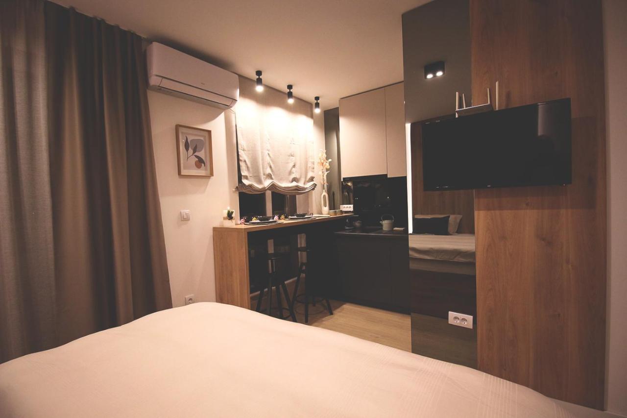 Top Room Apartment *