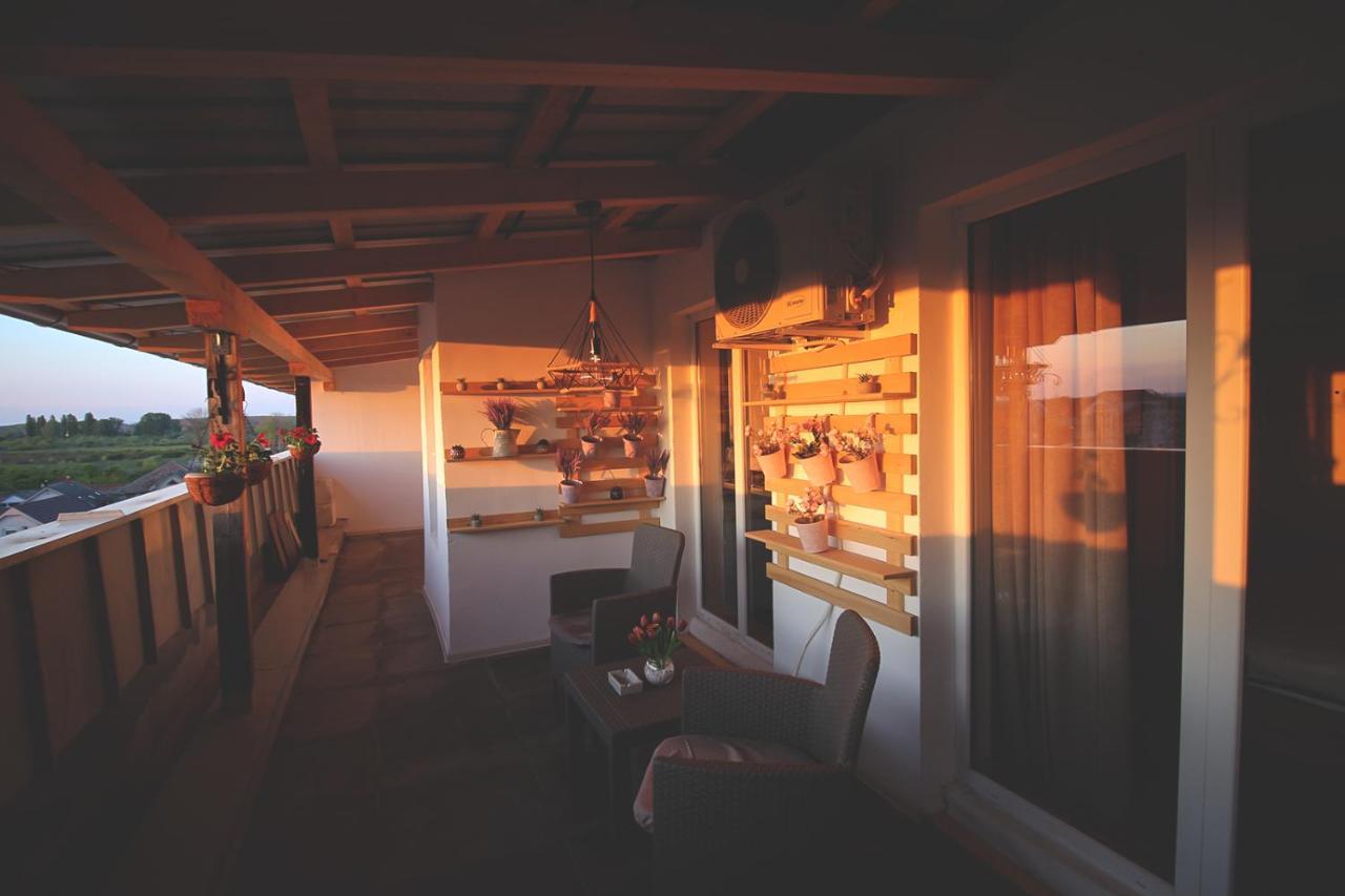 Apartment Top Room
